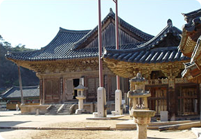 Daeungbojeon Hall of Tongdosa Temple